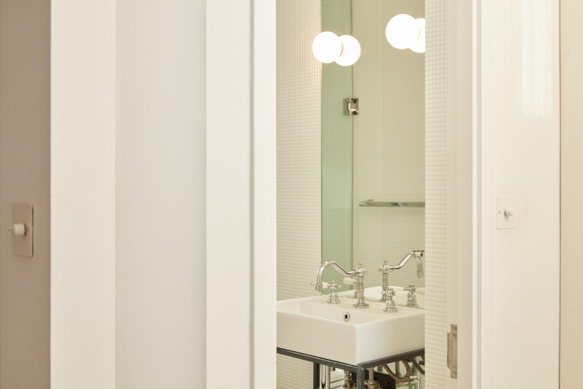 A Prestigious Haven Within London * London
