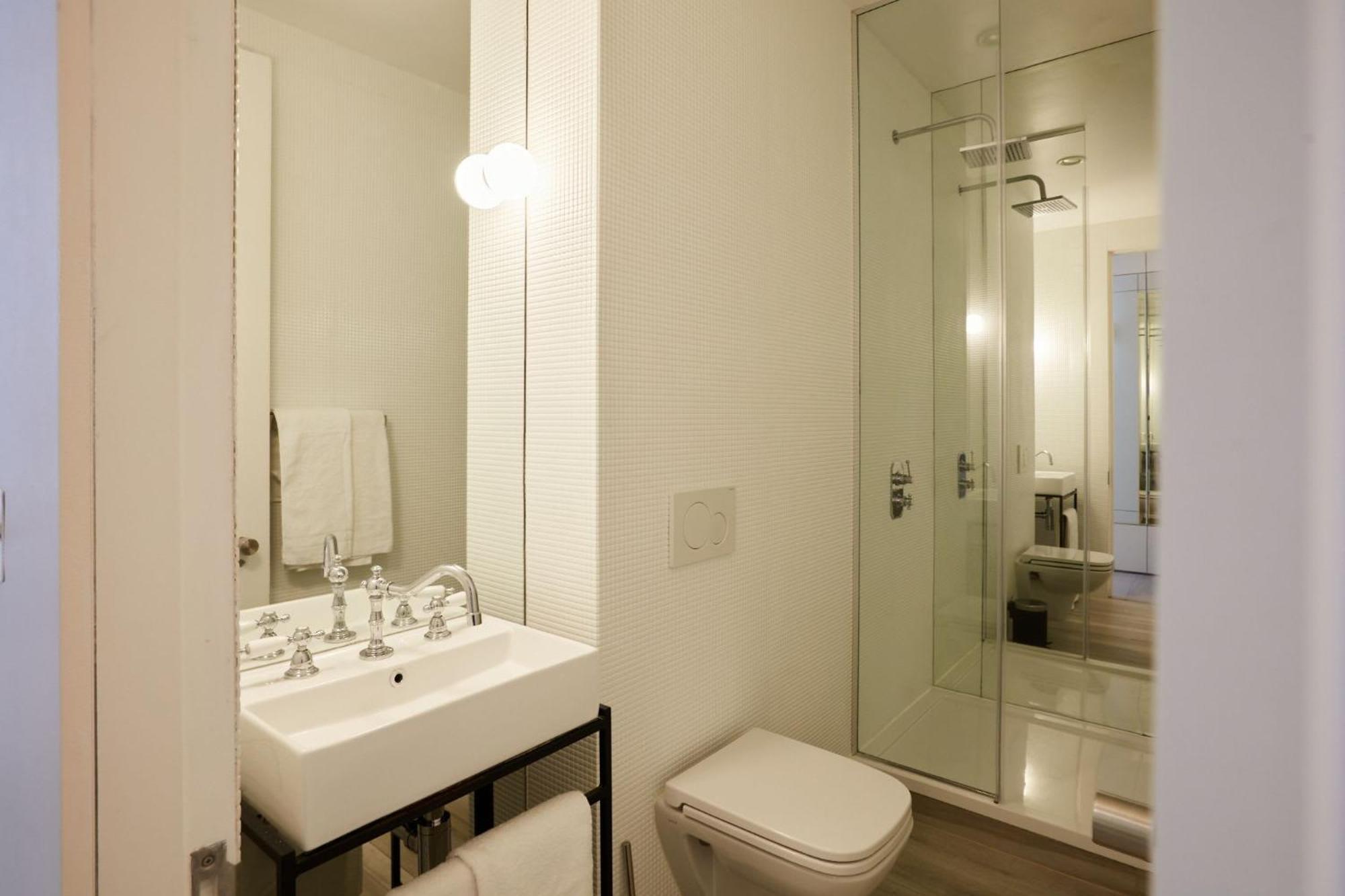 Apartment Luxury West Living In Loftus Road *