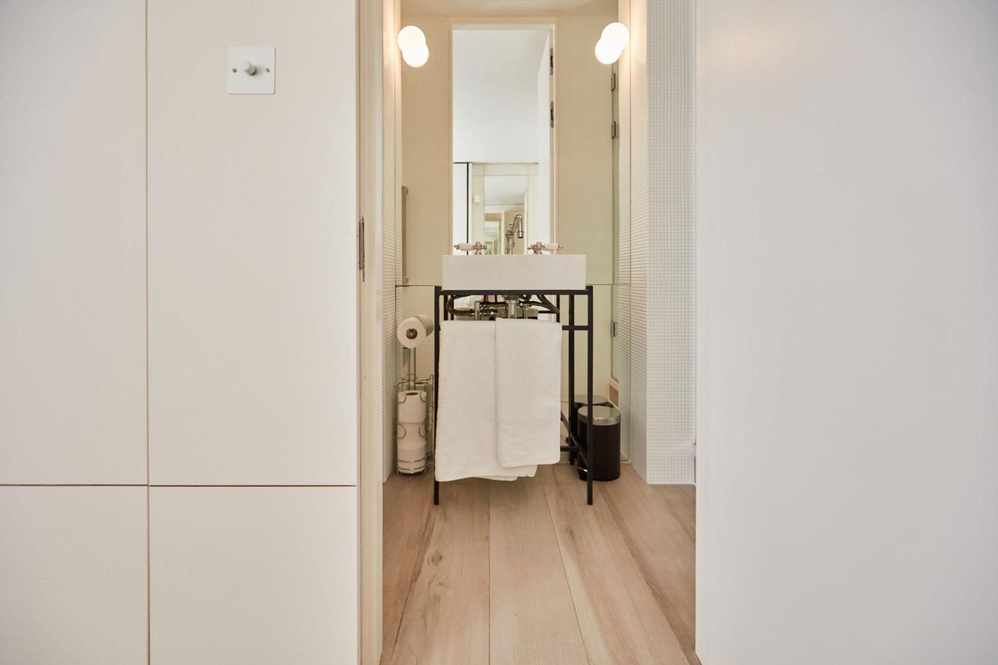 Apartment Luxury West Living In Loftus Road London