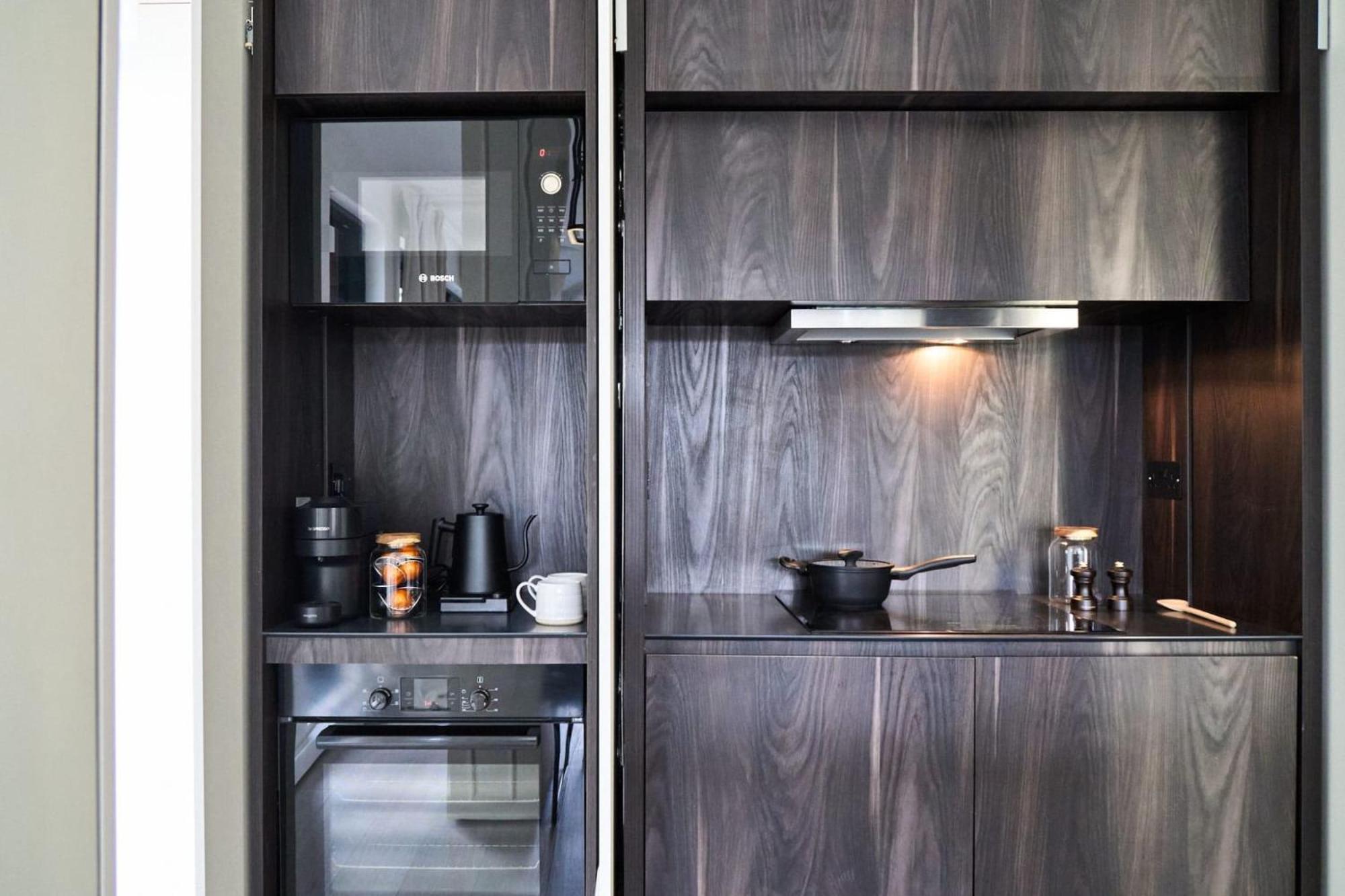 Prestigious Penthouse Haven In * Londra