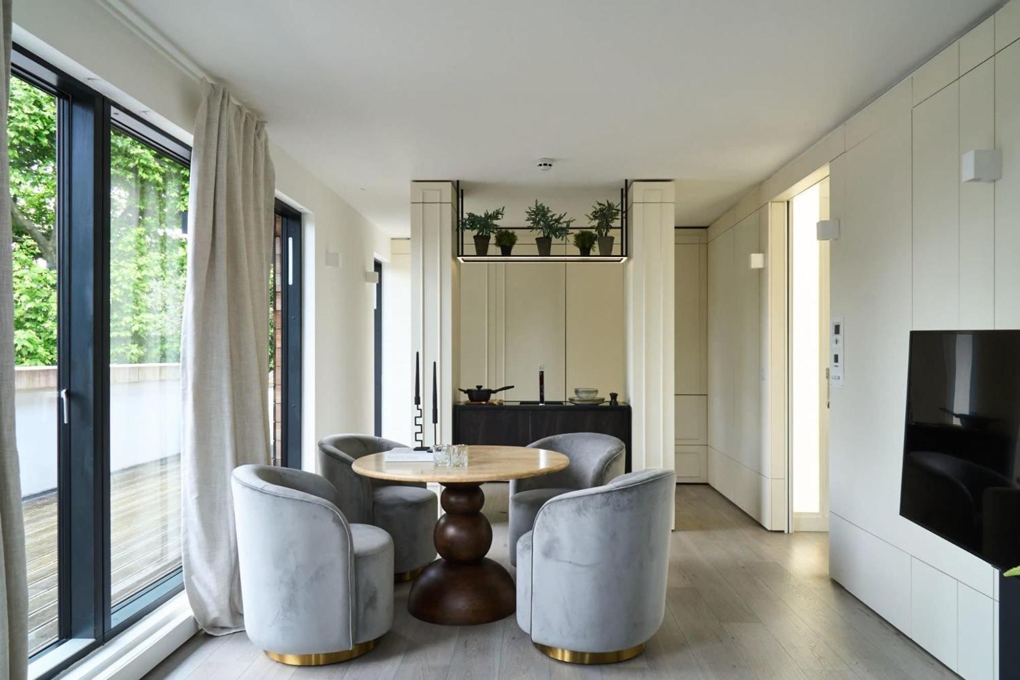 Prestigious Penthouse Haven In Appartamento Londra