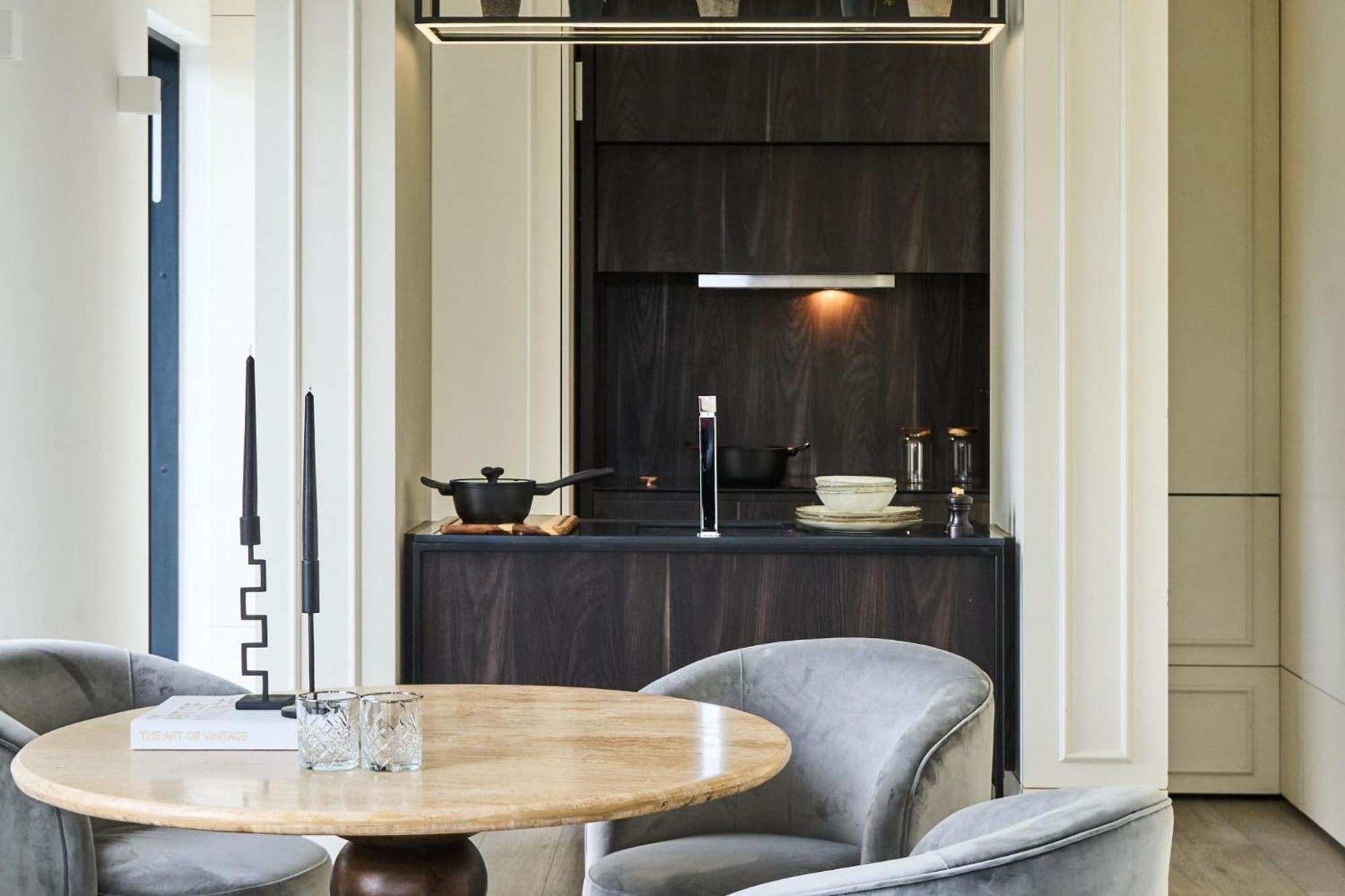 Prestigious Penthouse Haven In * Londra